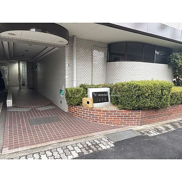 4 / 7