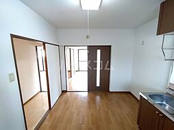 JR東海道本線 六合駅 徒歩28分の賃貸マンション 2階2DKのリビング/ダイニング