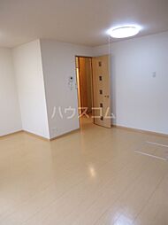 カレーラ 101 1階1LDKのリビング/ダイニング