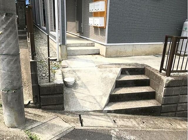 8 / 16
