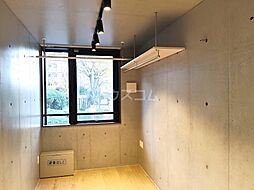 東京メトロ千代田線 北千住駅 徒歩8分の賃貸マンション 1階ワンルームのリビング/ダイニング