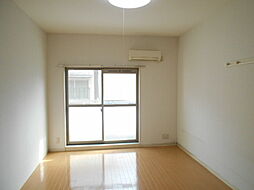 プランブルー円町 2階1Kのリビング/ダイニング