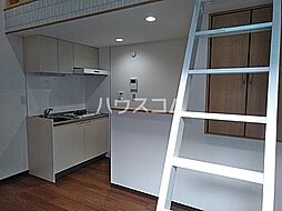 アースクエイク豊II 101 1階ワンルームのリビング/ダイニング