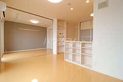 埼玉新都市交通 東宮原駅 徒歩11分の賃貸アパート 3階2LDKのリビング/ダイニング