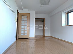 グッド　フラットIII 308 3階1Kのリビング/ダイニング