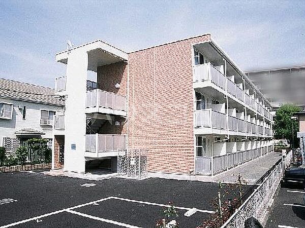 レオパレスサンロード 1階 | 神奈川県海老名市社家 賃貸マンション 外観