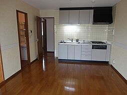 イースト・ワン 201 2階2LDKのリビング/ダイニング