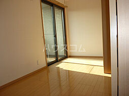 コーラルリーフ 201 2階1Kのリビング/ダイニング