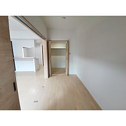 パークレジデンス汐路町 205 2階1LDKのリビング/ダイニング