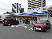 【コンビニエンスストア】ローソン 四日市中部店まで890ｍ