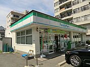 【コンビニエンスストア】ファミリーマート鵜の森二丁目店まで318ｍ