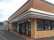 【コンビニエンスストア】セブン-イレブン草加西町店まで699ｍ