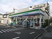 【コンビニエンスストア】ファミリーマート板橋坂下三丁目店まで452ｍ