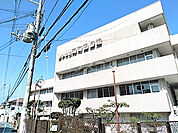 【図書館】豊中市立岡町図書館まで369ｍ