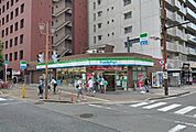 【コンビニエンスストア】ファミリーマート 浪速元町三丁目店まで750ｍ