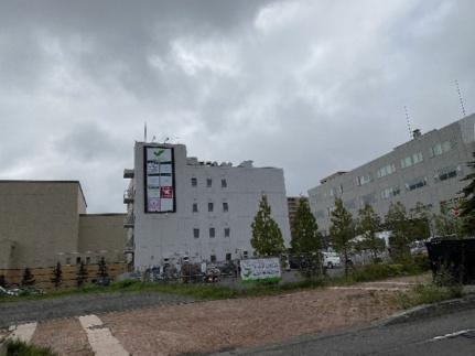 画像18:北広島メディカルプラザ(病院)まで523m