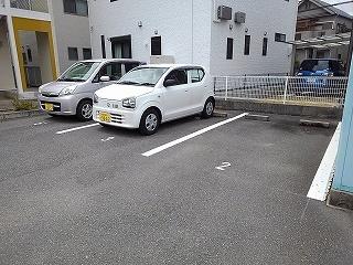 画像17:駐車場