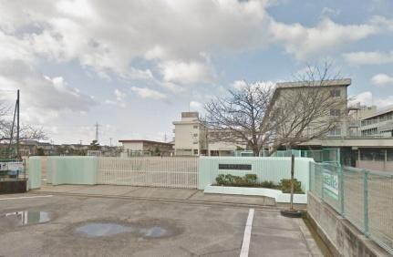 画像18:岡山市立芳泉小学校(小学校)まで971m