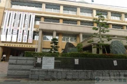 画像7:松山商業高等学校(高校・高専)まで264m